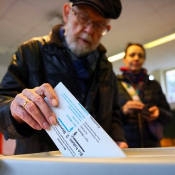 Boca de urna na Alemanha aponta vitória do conservador CDU e crescimento recorde da extrema direita