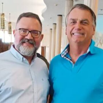 Como uma pequena emissora de rádio se tornou porta-voz do bolsonarismo