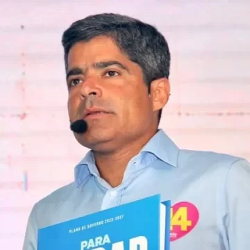 ACM Neto será candidato a deputado e tentará voltar à prefeitura em 2028, diz coluna