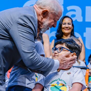Lula diz que Brasil pode alfabetizar 80% das crianças até 2030