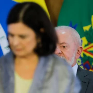 Lula demite Nísia Trindade do Ministério da Saúde