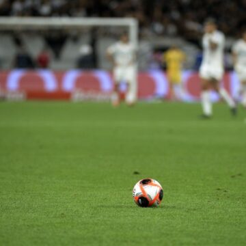 Fabricante de bola do Paulistão reage a críticas de Neymar e mais jogadores: “Impacto na adaptação”