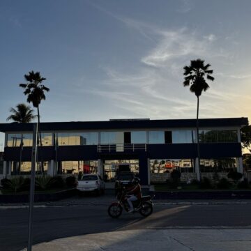 Operação da PF cumpre mandados em três cidades da Bahia; ação mirou prefeita e ex-secretário de municípios