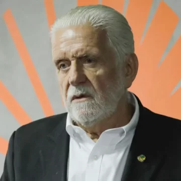 Preparem-se para morder a língua, diz Jaques Wagner sobre Gleisi