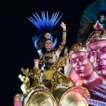 Rosas de Ouro é campeã do carnaval de SP após 15 anos