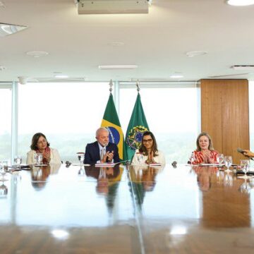 Lei sancionada prevê uso de tornozeleiras eletrônicas para monitorar agressores de mulheres