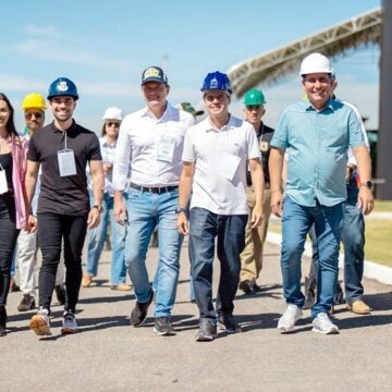 Prefeito Junior Marabá acompanha montagem da Bahia Farm Show e destaca parceria com a imprensa
