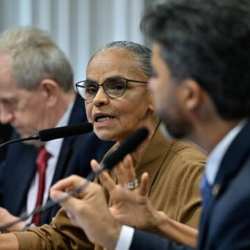 “Senador diz para Marina Silva ‘se pôr em seu lugar’ e ministra rebate: ‘Você queria que eu fosse submissa'”