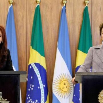 Dilma Rousseff denuncia condenação de Cristina Kirchner como “perseguição política”