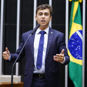Justiça Eleitoral aceita denúncia contra Nikolas Ferreira por fake news e deputado pode ficar inelegível por 8 anos