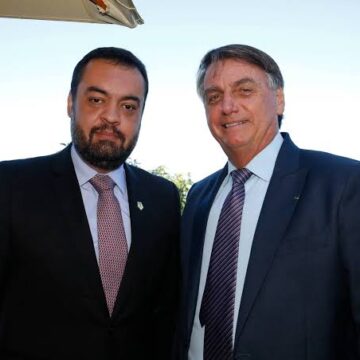 Cláudio Castro tenta se manter no jogo e faz acordo com Flávio Bolsonaro sobre 2026