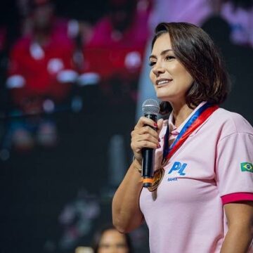 Michelle Bolsonaro será candidata ao Senado pelo Distrito Federal em 2026, diz Jair Bolsonaro