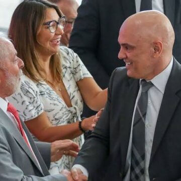 Oposição pede investigação sobre uso de avião da FAB por Janja e Moraes