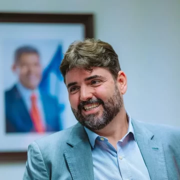 Adolpho Loyola reforça protagonismo na articulação política e amplia base de Jerônimo Rodrigues