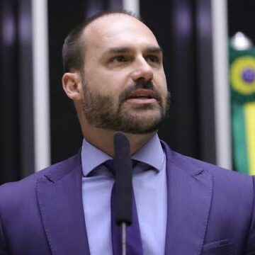 Governo Trump convida Eduardo Bolsonaro para reuniões em Washington sobre crise política no Brasil