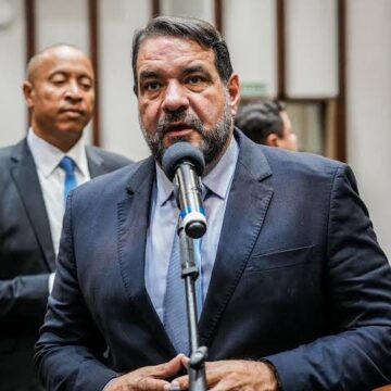 Alan Sanches ironiza governo e celebra reconciliação entre Roberta Roma e ACM Neto