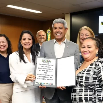Jerônimo confirma pagamento da 4ª parcela do Fundef e anuncia abono a professores