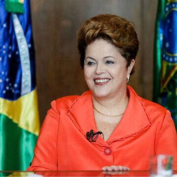 Dilma classifica impeachment como “golpe injusto” e exalta resistência política