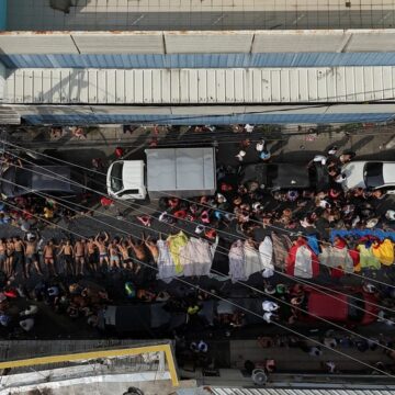 Número de mortes em megaoperação no Rio passa de 130, diz defensoria