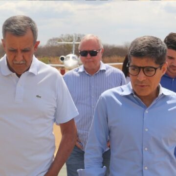 ACM Neto participa de encontro político em Barreiras e anuncia pré-candidatura de Zito Barbosa a deputado federal