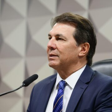 Arthur Maia admite erro em voto da PEC da Blindagem e afirma que ACM Neto é “candidatíssimo” ao governo da Bahia em 2026