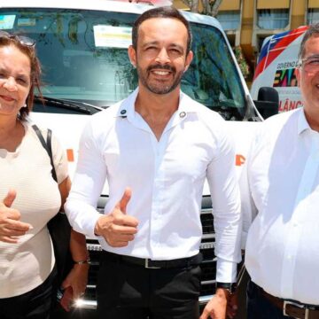 Antonio Henrique Junior reforça saúde de Baianópolis com entrega de ambulância ao povoado de Cocos