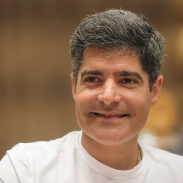 ACM Neto oficializa candidatura ao governo da Bahia em 2026