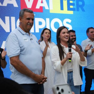 Zito Barbosa e Cinthya Marabá oficializam aliança política em evento no Oeste da Bahia