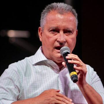 Rui Costa acusa oposição de ‘fraude’ com imagem de Lula: “Se você quer apoiar, assuma”