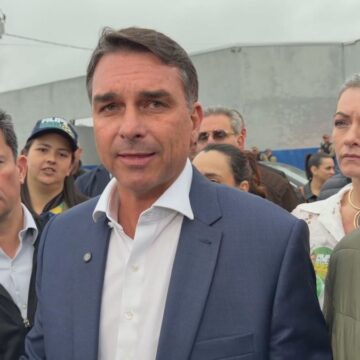 Flávio diz que Moraes tem “gabinete da perseguição” e cobra impeachment