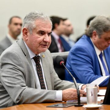 Angelo Coronel foi relator do Orçamento que garantiu recursos para Pé-de-Meia, Minha Casa e Vale-Gás