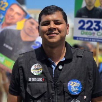 Diego Castro defende candidatura de Flávio Bolsonaro e pede ‘Fora Moraes’ em ato bolsonarista no Farol da Barra