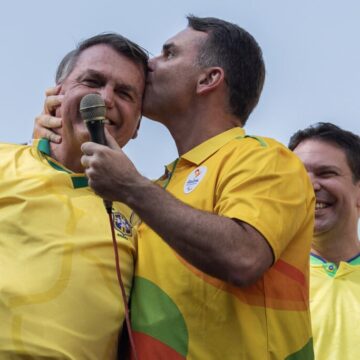 Suspensão perde validade e Bolsonaro deve receber visitas de Flávio