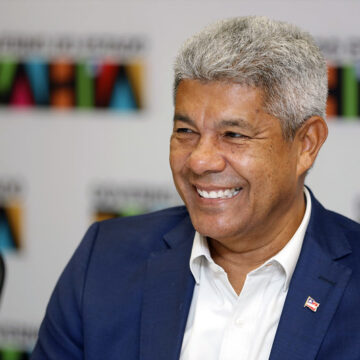 Jerônimo prevê mudanças no secretariado e quer visitar os 417 municípios baianos até dezembro