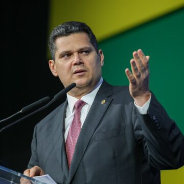 Davi Alcolumbre marca data para votação da PEC que prevê o fim da escala 6×1